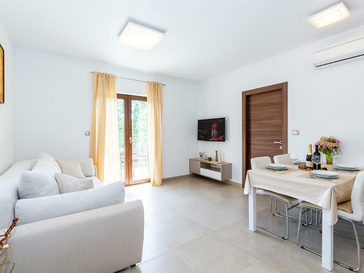 Apartments Gioia Poreč Extérieur photo